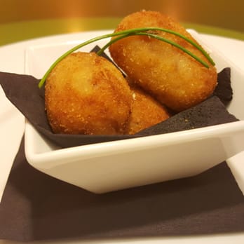 Café de la Reina - Croquetas de jamón ibérico - Cafeteria Near Me - Zaragoza, Z Café de la Reina - Croquetas de jamón ibérico - Cafeteria Near Me - Zaragoza, Z