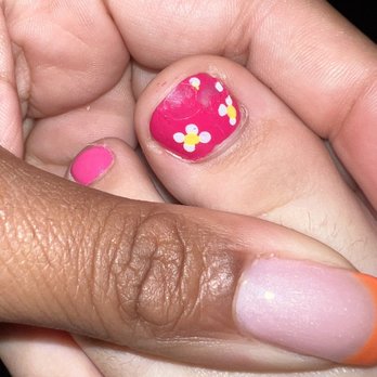 Pinkie Nail & Spa - Nail Salons Near Me - Closter, New Jersey