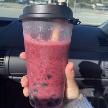 Beach Boba - Berrylicious Smoothie - Bubble Tea Near Me - Pacifica, California