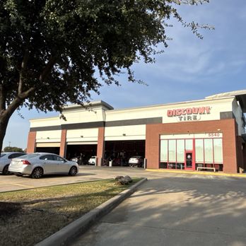Discount Tire - Arapaho and Montfort location - Tires Near Me - Dallas, Texas