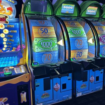 Dave & Buster's Chattanooga - 1st machine wasn't working ... picture an hour after I was told she will put a sign! - Sports Bars Near Me - Chattanooga, Tennessee Dave & Buster's Chattanooga - 1st machine wasn't working ... picture an hour after I was told she will put a sign! - Sports Bars Near Me - Chattanooga, Tennessee