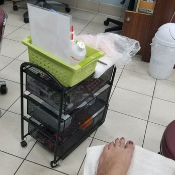 Daisy Nail Salon - Dirty station. - Nail Technicians Near Me - Ventura, California Daisy Nail Salon - Dirty station. - Nail Technicians Near Me - Ventura, California