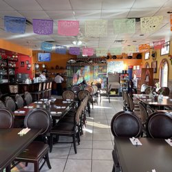 Los Abuelos - Indoor seating