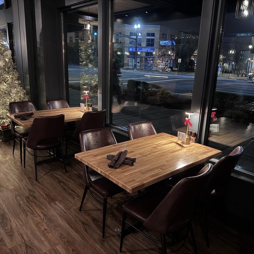 The Dignitary Restaurant and Lounge - New American Near Me - Hillsboro, Oregon