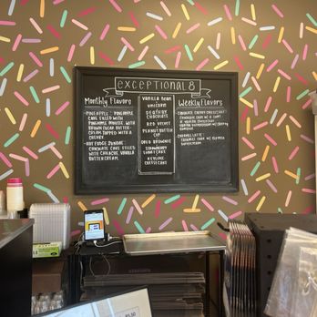 Twisted Sisters Cupcakes  - Cupcakes Near Me - Virginia Beach, Virginia