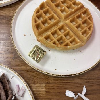 Madres Brunch - Disappointed waffle - Breakfast & Brunch Near Me - Whittier, California