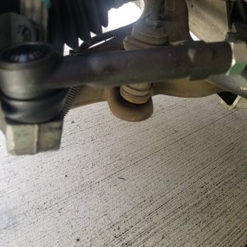 Sonic Auto Transportation - This the new tie rod end that was just thrown on with no alignment see no grease dirt look how new this bolt is UNBELIEVABLE - Vehicle Shipping Near Me - Costa Mesa, California