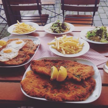 Wirtshaus Zum Erdinger - This is the large order.  You can also get a fried egg on it. - German Near Me - Sindelfingen, BW