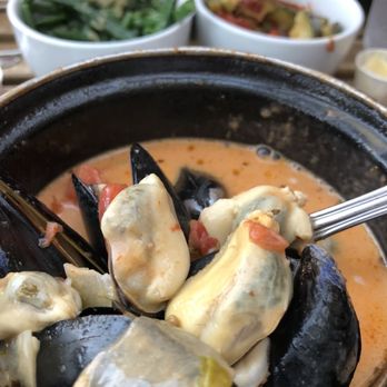 Brussels Bistro - Spicy tomato mussels, 1 lb - Belgian Near Me - Laguna Beach, California