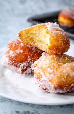 China Dragon by null