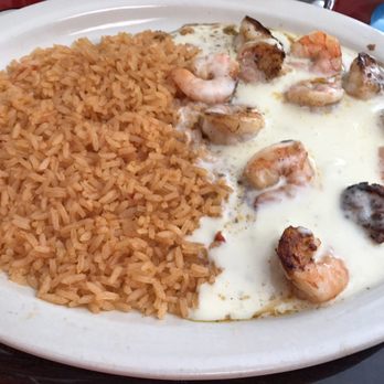 Los Patios - Arroz con camerones - Mexican Near Me - Indianapolis, Indiana