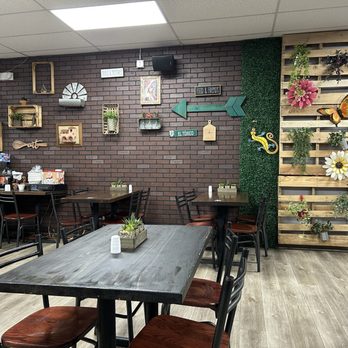 B'n Chingon Mexican Restaurant & Catering - Dining room view - Mexican Near Me - Naperville, Illinois B'n Chingon Mexican Restaurant & Catering - Dining room view - Mexican Near Me - Naperville, Illinois