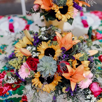 Silk's Flower Shop - center piece for sweetheart table. - Florists Near Me - St. Clair, Michigan