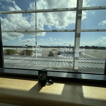 Aéroport International - "Adult" lounge - Airports Near Me - Perpignan, 66 Aéroport International - "Adult" lounge - Airports Near Me - Perpignan, 66