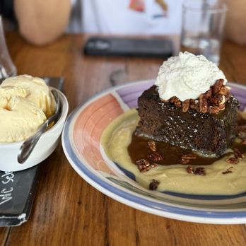 Whiskey Cake - Whiskey Cake w/ Vanilla Ice Cream - New American Near Me - San Antonio, Texas