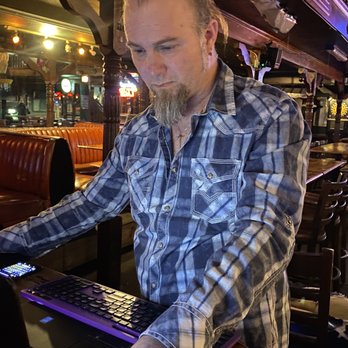 Diamond Jim's Saloon - Super hot karaoke DJ, I should marry him HERE - Dive Bars Near Me - Arlington, Texas