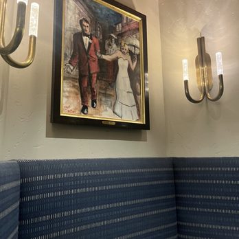 Pearls Oyster Bar - Decor - Bars Near Me - Oklahoma City, Oklahoma