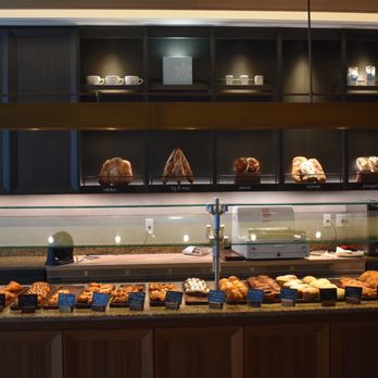 Halekulani Bakery - Gorgeous and unique pastries - Bakeries Near Me - Honolulu, Hawaii