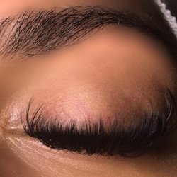 Twin Blinx Lash - Co Owner Chelsea wearing our Mega Volume lashes!  https://twinblinx.as.me/schedule.php?appointmentType=category%3AFull+Sets