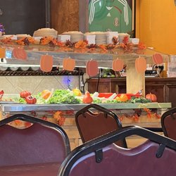 10 De Mayo - Salad bar that comes with purchase of entree.