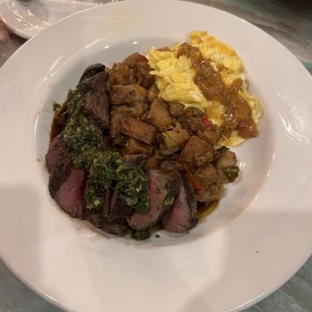 Dorothy's Downtown - Steak and eggs - Cocktail Bars Near Me - Jacksonville, Florida