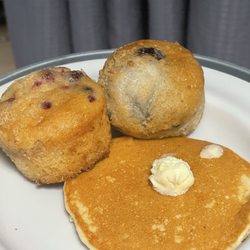 Inova Fair Oaks Hospital - Muffins to die for!