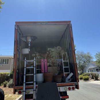 Royal Moving & Storage - Carefully loaded truck - Movers Near Me - Los Angeles, California Royal Moving & Storage - Carefully loaded truck - Movers Near Me - Los Angeles, California
