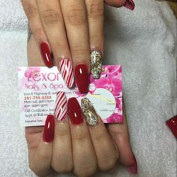 Powder set with tip, coffin nail style.