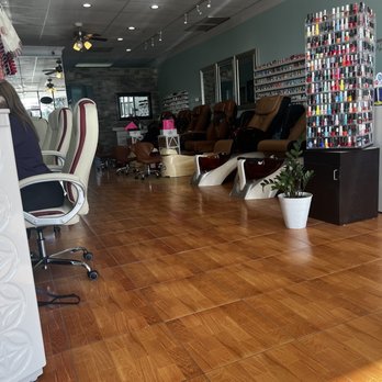 Pink & White Nails - Nail Salons Near Me - Jacksonville, Florida