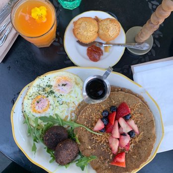 Kitchen Mouse Cafe - orange & grapefruit juice is delightful + cornbread muffins on the house! lovely service - Vegan Near Me - Los Angeles, California Kitchen Mouse Cafe - orange & grapefruit juice is delightful + cornbread muffins on the house! lovely service - Vegan Near Me - Los Angeles, California