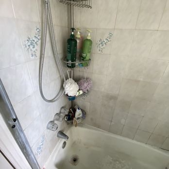 Maid To Dream - Shower deep cleaning before - Home Cleaning Near Me Maid To Dream - Shower deep cleaning before - Home Cleaning Near Me