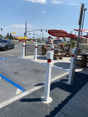 In-N-Out Burger by null