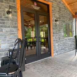 Pellicano Vineyard Hamburg Winery