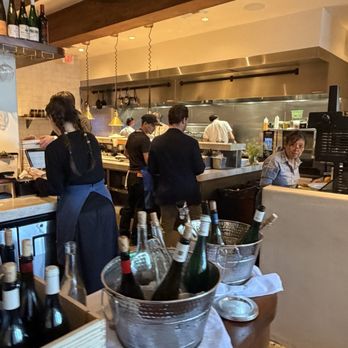 Anajak Thai - Thai Near Me - Sherman Oaks, California