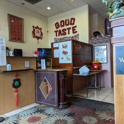 Chen's Good Taste Restaurant - Interior near the door