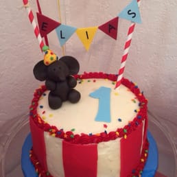 Amanda made the cutest and tastiest smash cake for my Ebees!!
