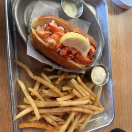LOBSTER ROLL LOBSTER ROLL