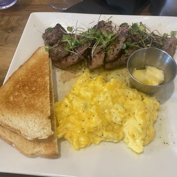 Krave Restaurant & Lounge - Steak and eggs - Lounges Near Me - Washington, DC, District of Columbia