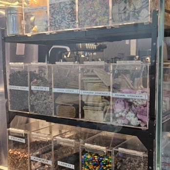 Eiffel Waffle - Toppings - Desserts Near Me - Roselle, Illinois