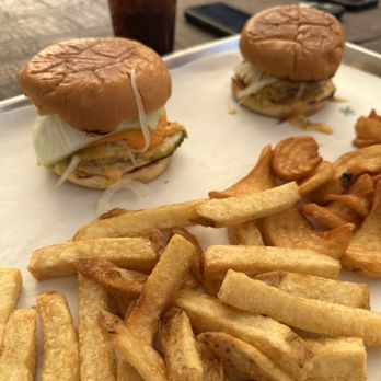 Jumbo's Win Win - Burgers Near Me - Philo, California Jumbo's Win Win - Burgers Near Me - Philo, California