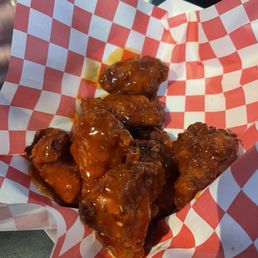 Crispy Chicken Wings (8 Pieces) Crispy Chicken Wings (8 Pieces)