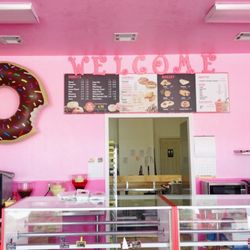 Newcastle Donut's & Bakery - Good quality and nice service my favorite place