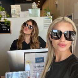 Restore Hyper Wellness - Front desk