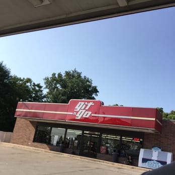 Git-N-Go Convenience Stores - ows the outside of a store - Convenience Stores Near Me - Des Moines, Iowa Git-N-Go Convenience Stores - ows the outside of a store - Convenience Stores Near Me - Des Moines, Iowa
