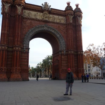 Arc de Triomf - Landmarks & Historical Buildings Near Me - Barcelona, B