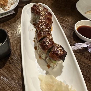 Oba Sushi Thai Tapas - Dragon Roll - Japanese Near Me - Pasadena, California Oba Sushi Thai Tapas - Dragon Roll - Japanese Near Me - Pasadena, California