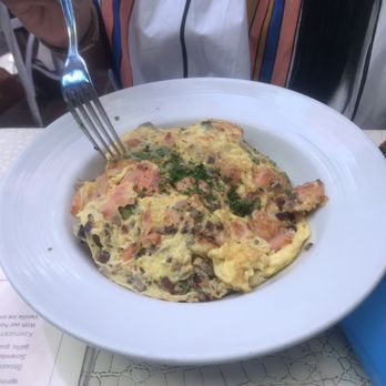 26 Beach Restaurant - Scramble with salmon - New American Near Me - Venice, California