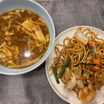 Golden Seafood Restaurant - Hot and sour soup, seafood lo mein - Seafood Near Me - Edison, New Jersey Golden Seafood Restaurant - Hot and sour soup, seafood lo mein - Seafood Near Me - Edison, New Jersey