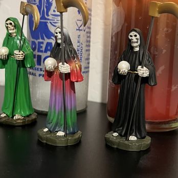 Botánica Reyna Catrina 2 - I bought the rainbow statue she amazing - Candle Stores Near Me - Fresno, California