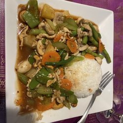 Little Thai Cafe - Cashew chicken